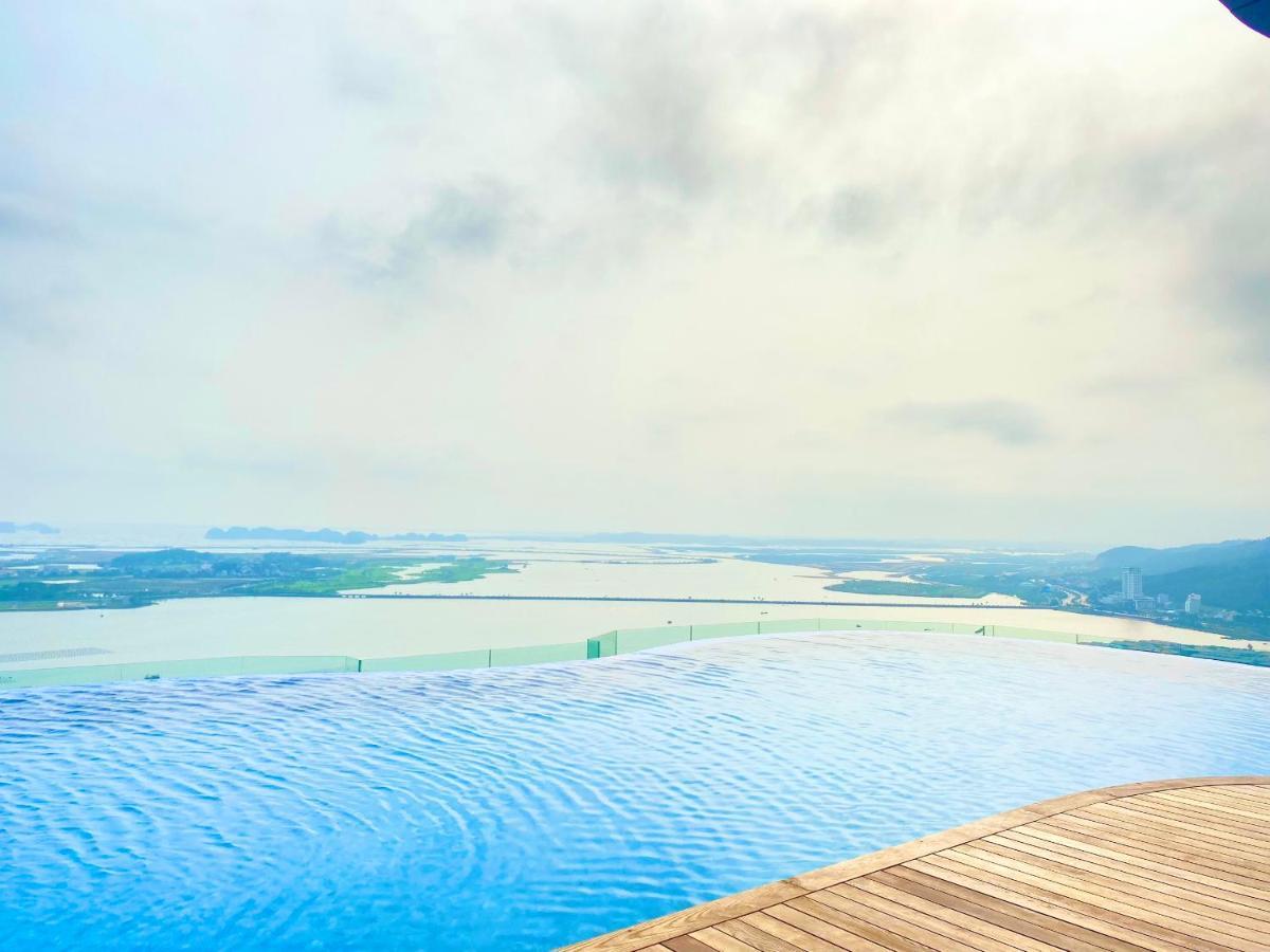 A La Carte Ha Long Apartment By The Beach エクステリア 写真
